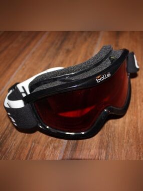 Bollé Ski Goggles Shiny Black Vermilion Lens New in Box Anti-Fog